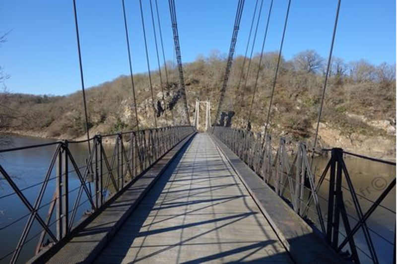 Pont_suspendu_de_St_Marien_3.png